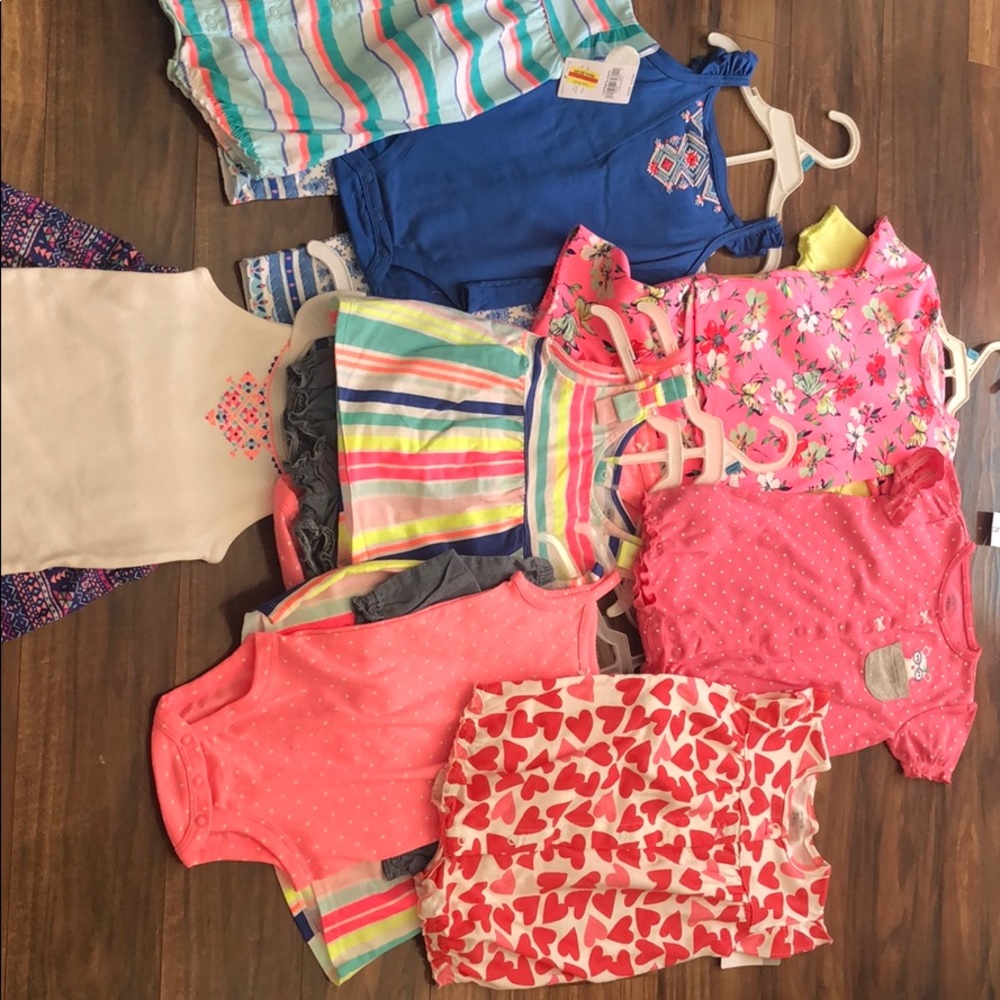 New with tags Carter’s 24 mos lot.